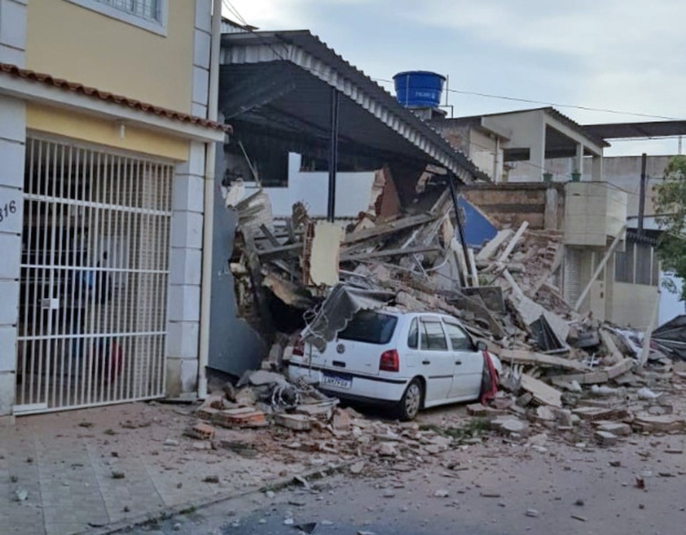 Prédio desaba; uma pessoa está desaparecida (Foto: reprodução)