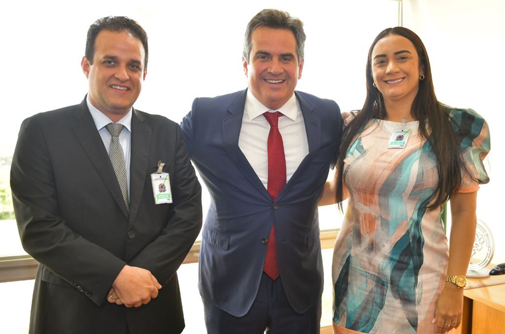 Ministro da Casa Civil, Ciro Nogueira, recebeu o prefeito Diego Teixeira e a primeira-dama Ana Tércia em Brasília