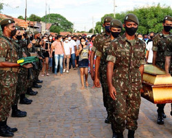 Comoção marca o sepultamento do soldado do Exército Danilo Pereira
