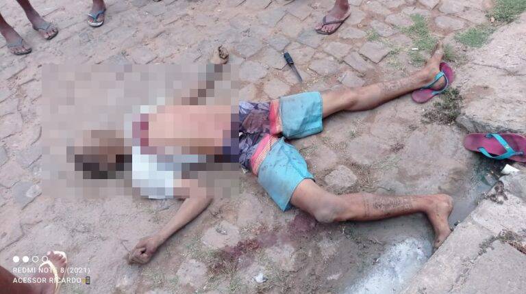 Homem é assassinado com facada na barriga e tiro no peito em Esperantina (Foto: Reprodução/ WhatsApp)