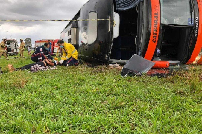 Vítimas foram resgatadas com ferimentos na cabeça para o hospital da região - Rafaela Martins/CB/DA Press