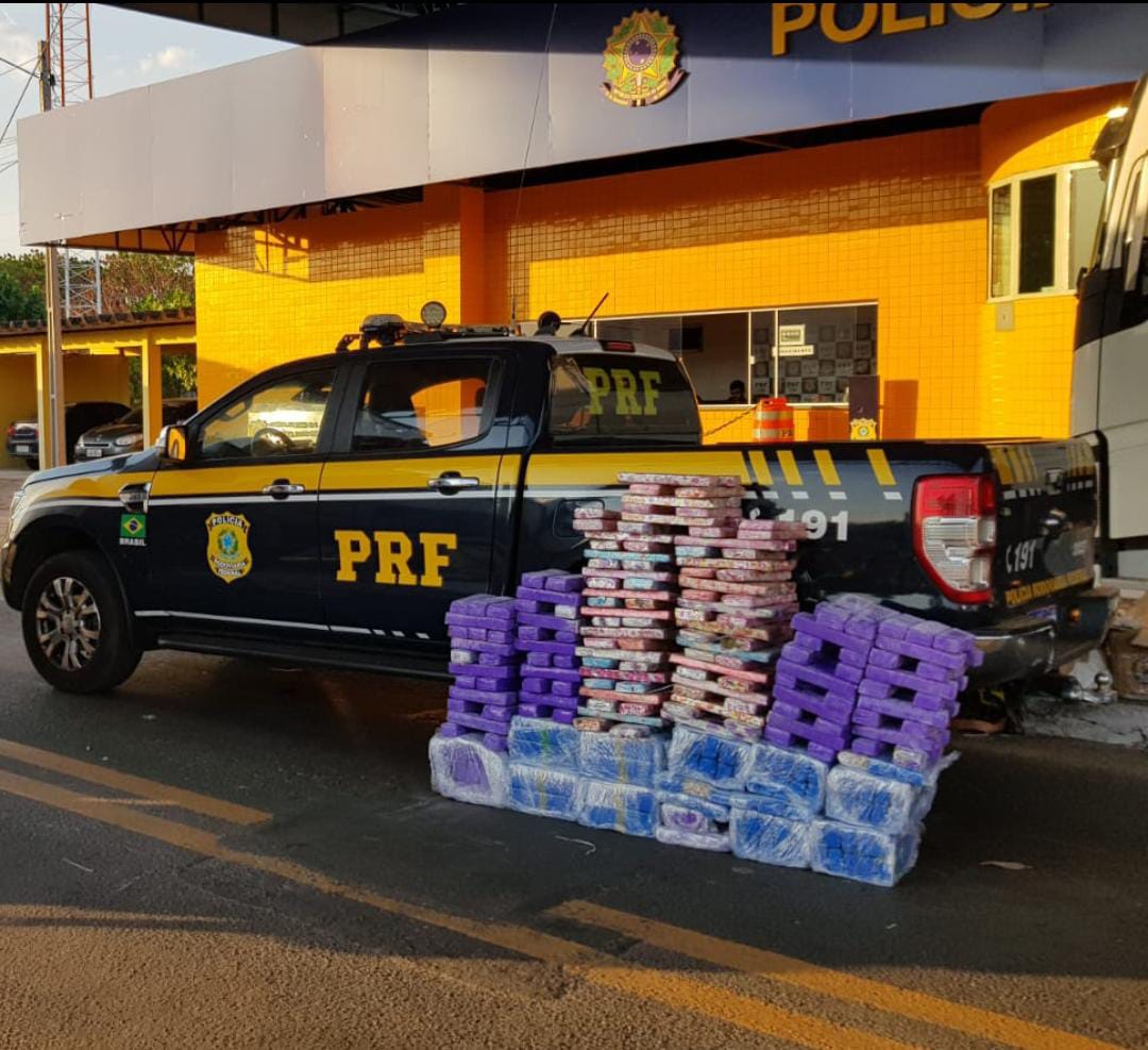 PRF apreende 305 kg de maconha avaliada em R$ 505 mil em Floriano - Foto: Divulgação/PRF