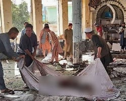 Explosão em mesquita mata ao menos 100 no Afeganistão