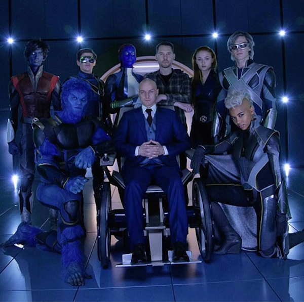 James McAvoy, Alexandra Shipp, o diretor Brian Singer e os heróis do elenco de "X-Men: Apocalipse" (Foto: Instagram) 