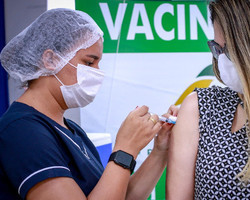 Profissionais de saúde receberam a 3ª dose da vacina contra a covid-19
