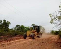 Mais estradas vicinais recuperadas em Monsenhor Gil