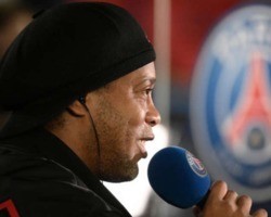 Polícia intima Ronaldinho por falta de pagamento de pensão a ex-mulher