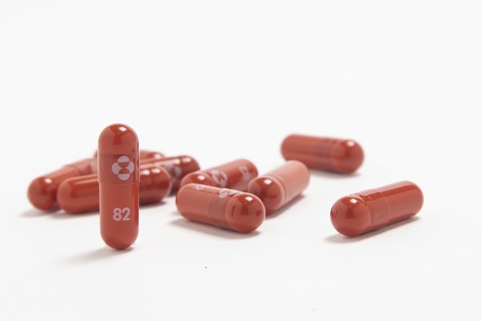 Imagem mostra comprimidos que teve resultados promissores contra a Covid-19 - Foto: Divulgação/Merck 