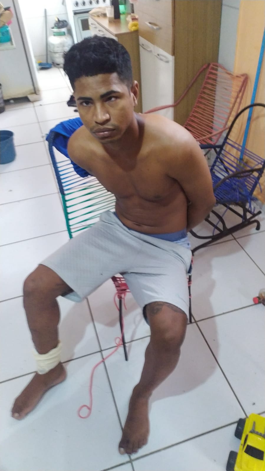 Acusado estava com ferimento na perna referente ao tiro da ação criminosa - Foto: Divulgação