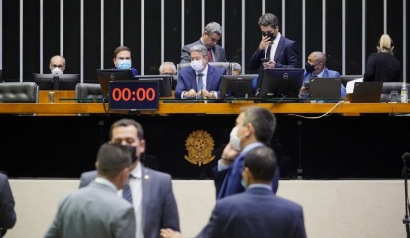 Câmara aprova PEC em primeiro turno