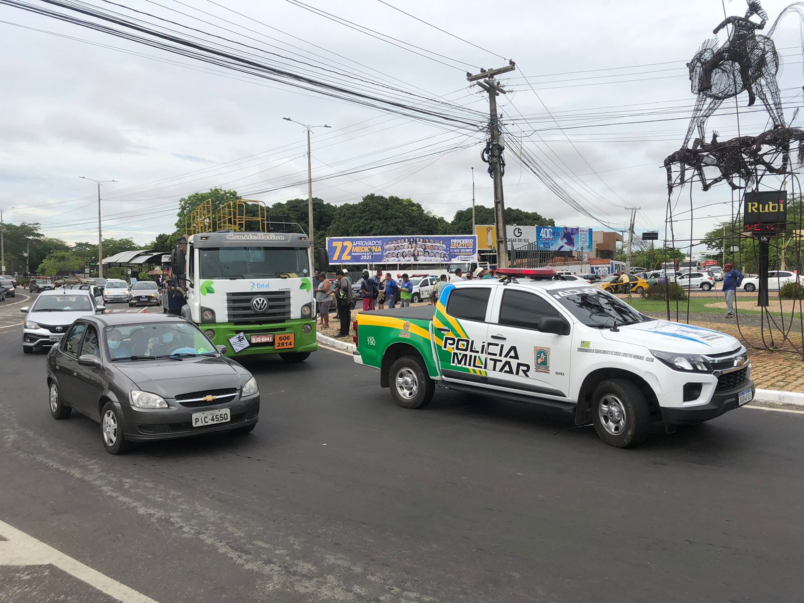 Trânsito ficou congestionado após acidente em Teresina