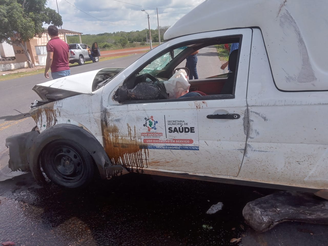 Colisão frontal entre ambulâncias deixa uma pessoa morta em Flores do Piauí (Foto: Reprodução/WhatsApp)