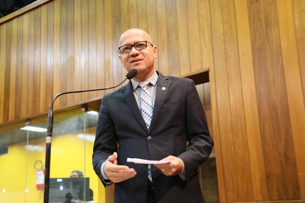 Deputado Franzé Silva é autor do projeto de lei (Thiago Amaral)