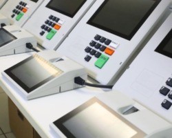 Justiça Eleitoral apresenta novo modelo de urna eletrônica para 2022