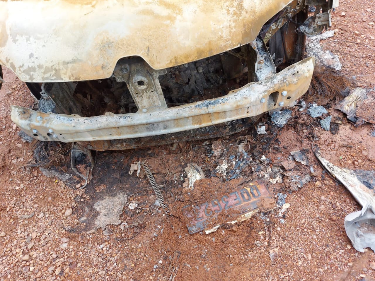 Veículo de piauienses desaparecidos é encontrado carbonizado no Pará (Foto: Reprodução/ WhatsApp)