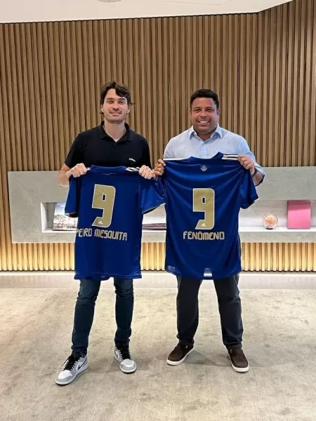 Ronaldo compra o Cruzeiro 