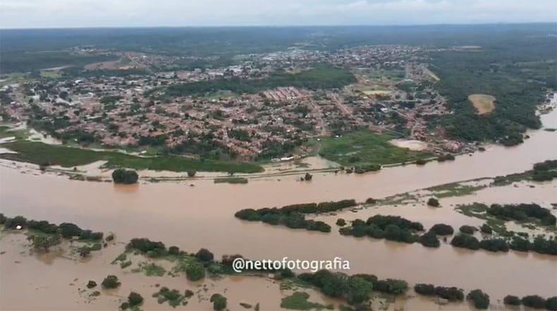 Enchente deixa família desabrigada em Uruçuí (Foto: Netto Fotografia)