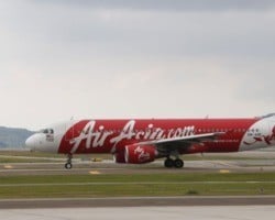 Airbus A320 cai na Indonésia e todos os seus 162 ocupantes morrem
