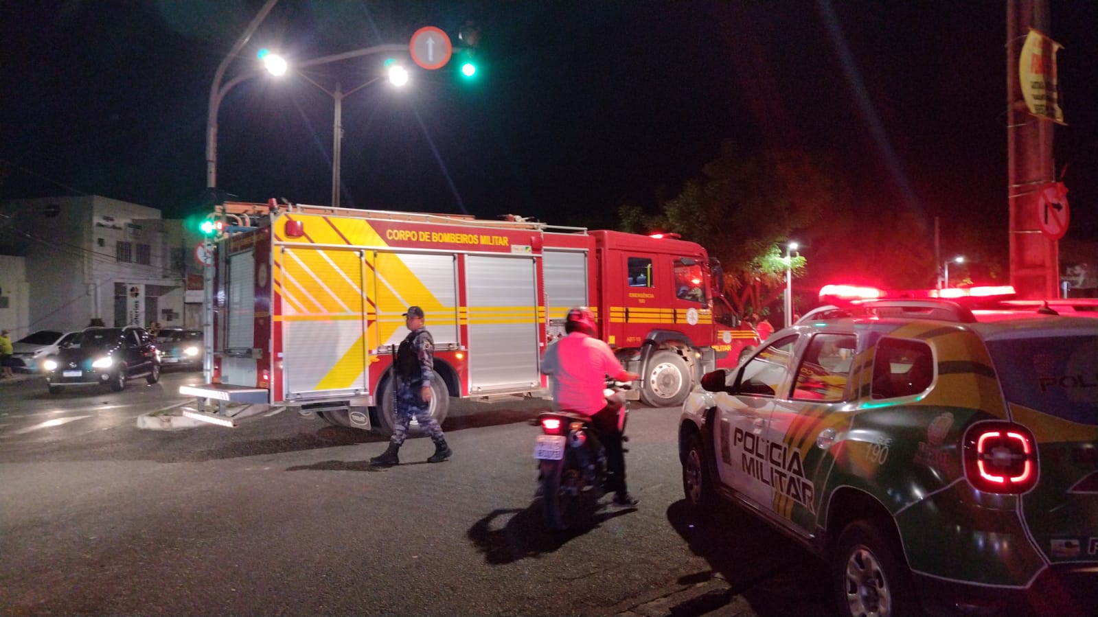 Corpo de Bombeiros foi acionado após grave colisão em cruzamento - Foto: Reprodução