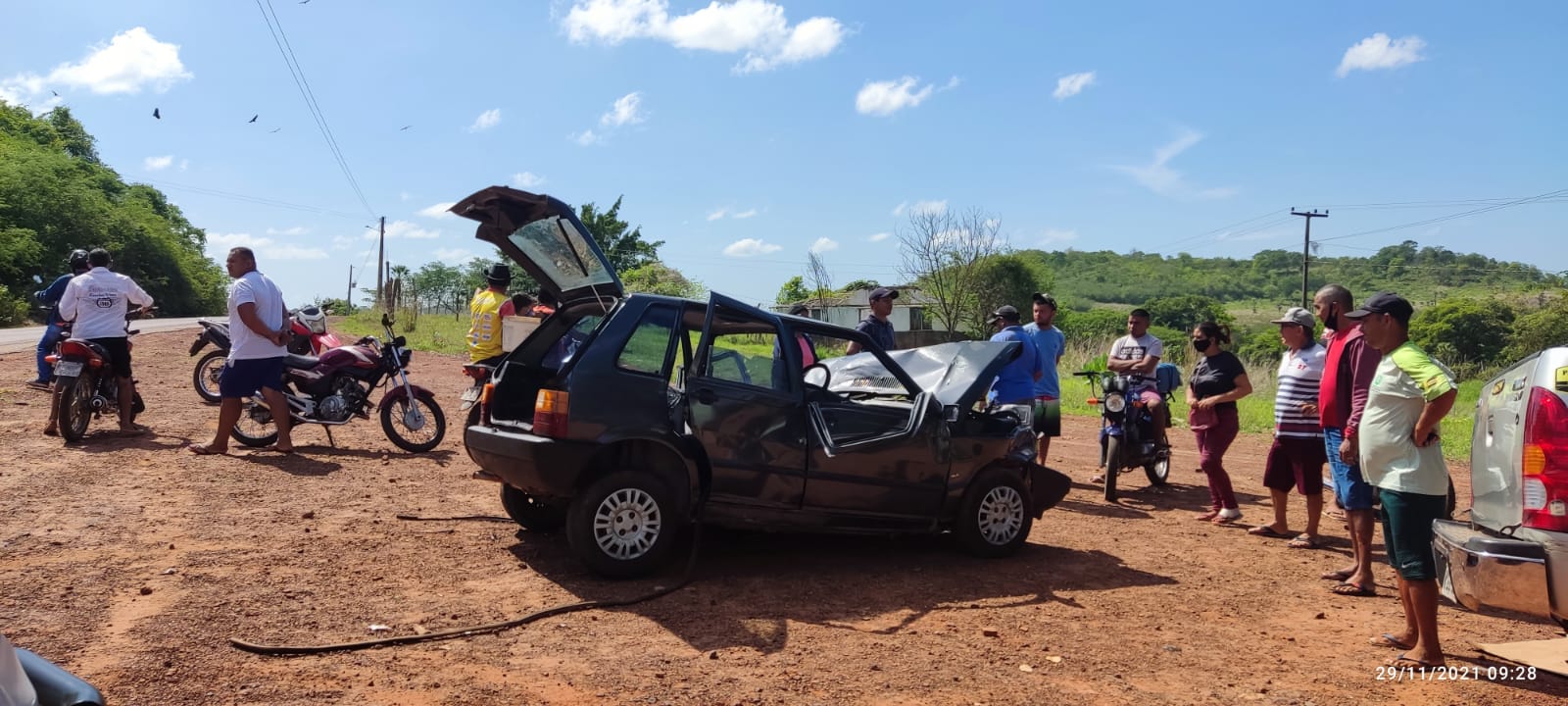 Acidente deixou um casal morto e filhos feridos (Foto: reprodução)