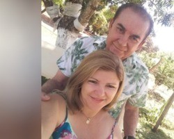 Médico de 72 anos mata esposa a tiros em apartamento e foge