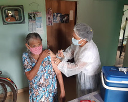 Idosos da zona rural de Valença são imunizados contra a covid-19