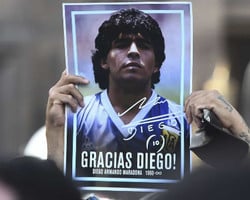 Mais três pessoas são investigadas por homicídio culposo de Maradona