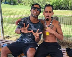 Ronaldinho preocupa ao exagerar com bebidas e festas após morte da mãe