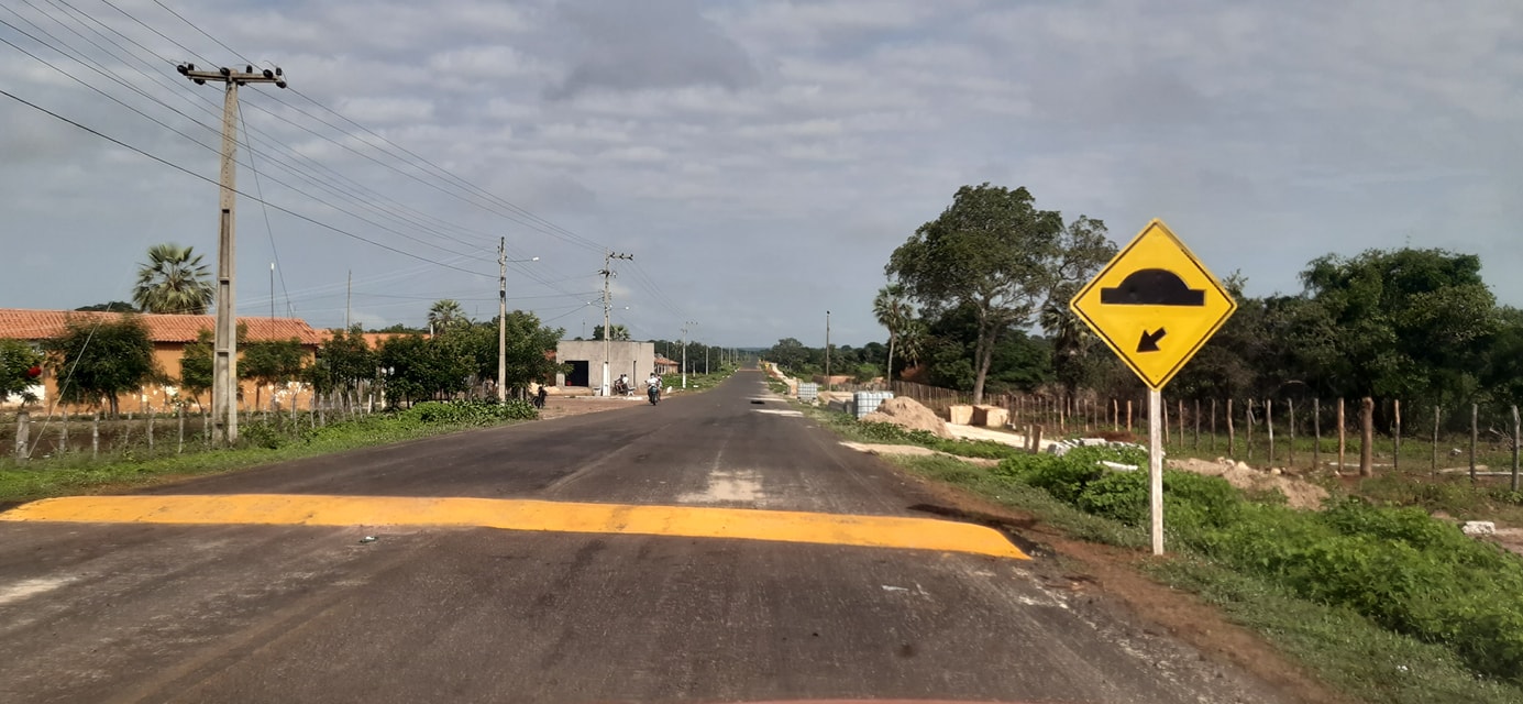 MOBILIDADE URBANA: Prefeitura de Coivaras consegue junto ao DNIT a construção de quebra-molas - Imagem 1