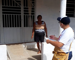  Secretaria de Saúde visita residências para detectar focos do mosquito da dengue em Barro Duro