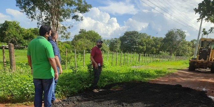 Prefeitura realiza recuperação de estradas vicinais na zona rural de Campo Maior