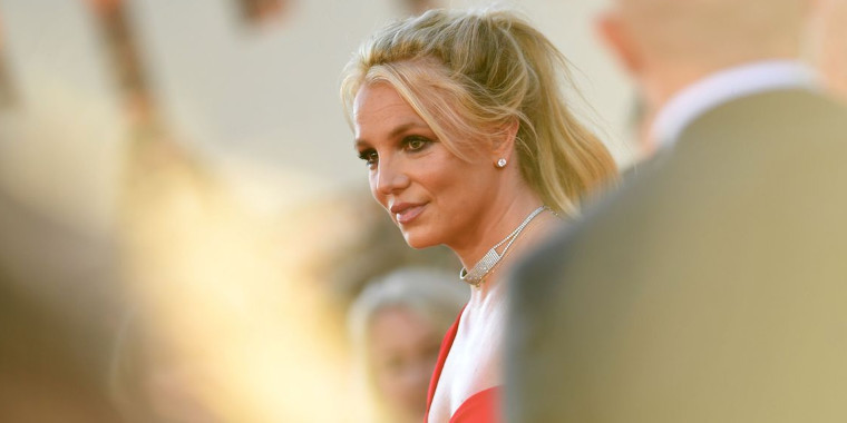 Pai de Britney Spears pede 11 mi para pagar advogados contra ela