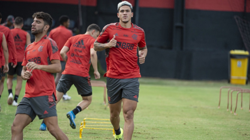 Atacante Rubro-negro, Pedro está em fase de recuperação por conta de uma lesão muscular na coxa esquerda- Foto: Alexandre Vidal