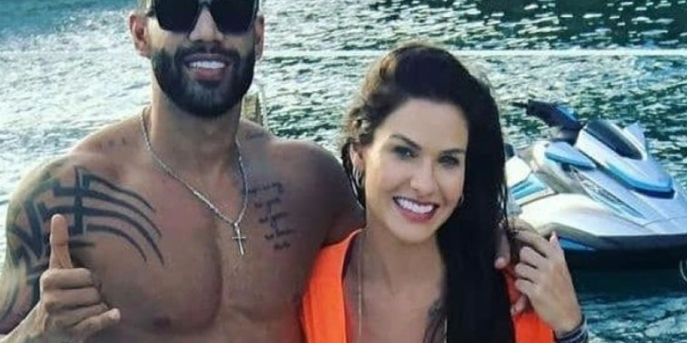 Gusttavo Lima mostra mão de mulher e fãs dizem ser de Suíta