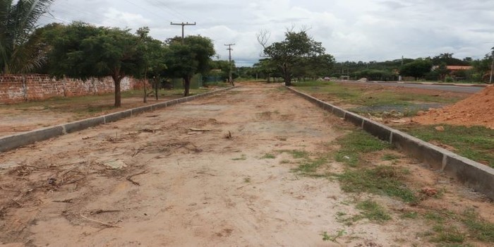 Localidade Buraco D’água ganha pavimentação em paralelepípedo