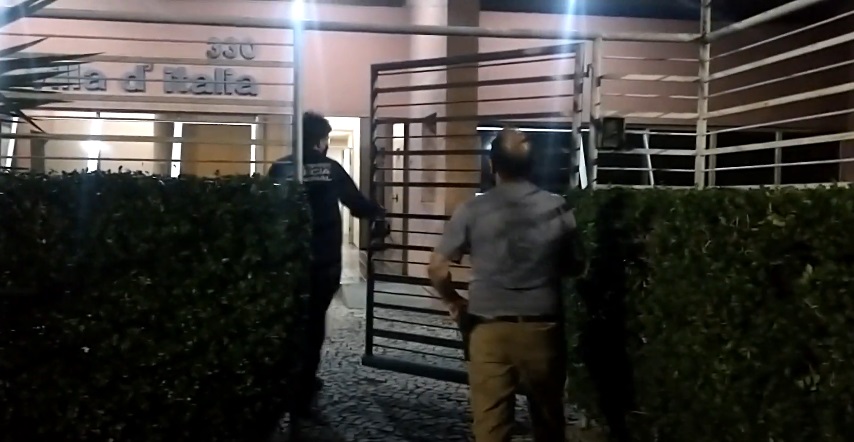 bandidos abandonaram o carro bandidos abandonaram o carro