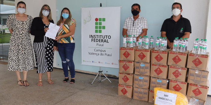 IFPI faz doação de álcool para Hospital e Secretaria de Valença