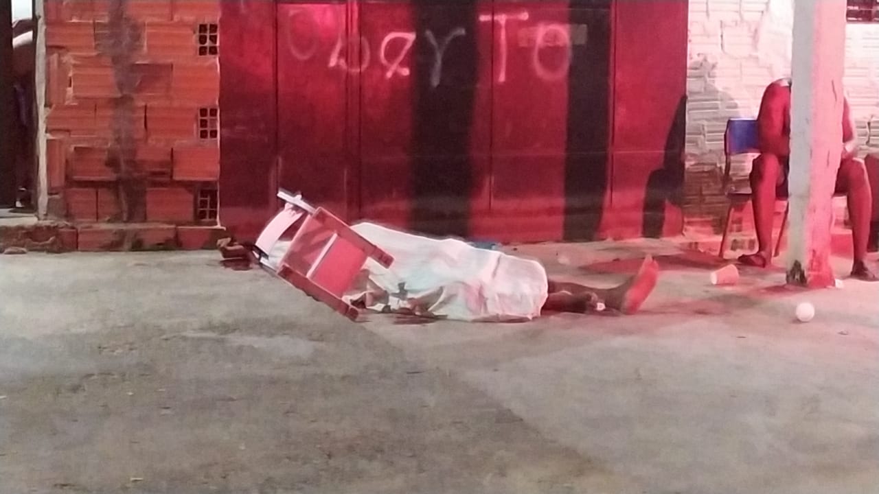 Homem é executado a tiros no bairro Mafrense em Teresina - Foto : Ivan Lima/TV Meio Norte