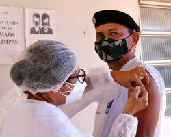 Forças Policiais são vacinadas contra a covid-19 em Valença