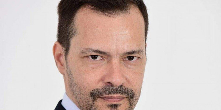 Com covid-19, ator Heitor Martinez está internado na UTI