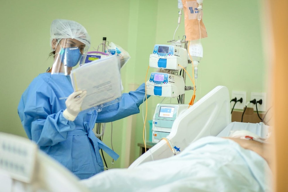 Paciente em leito de hospital no Piauí  - Foto: CCOM