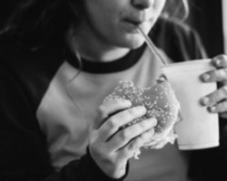 Obesidade traz doença cardiovascular na vida adulta para meninas