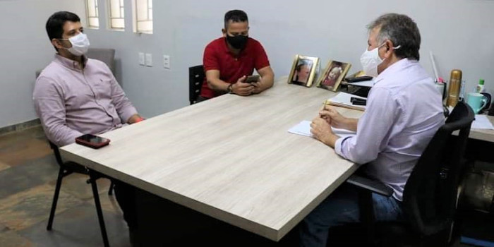 Merlong Solano destina R$ 800 mil em emenda para Hugo Napoleão