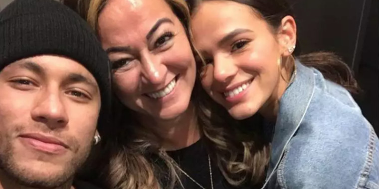 Mãe de Neymar manda recado para Bruna Marquezine em rede social