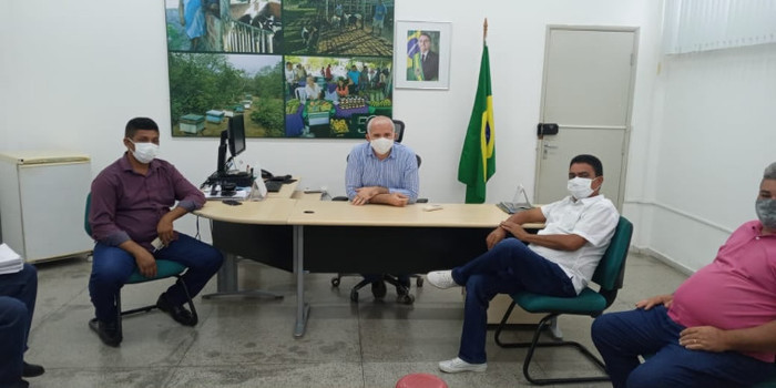 Prefeito participa de audiência pública sobre benefícios no INCRA-PI