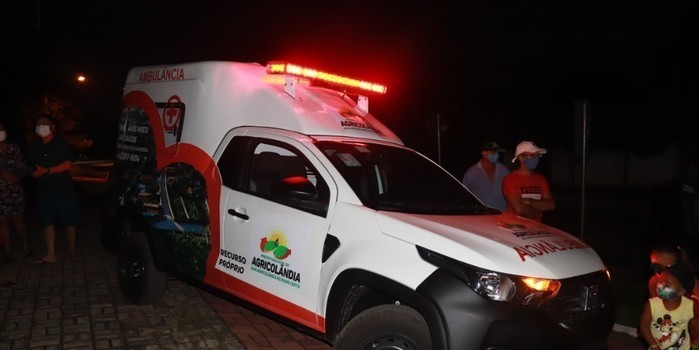 Prefeito Ítalo Alencar entrega Ambulância adquirida com Recursos Próprios