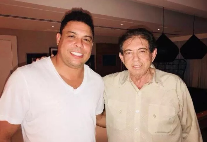 Ronaldo Fenômeno ao lado do médium João de Deus | foto: Divulgação