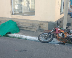 Mecânico morre após colisão entre motocicleta e carro no Centro de Teresina