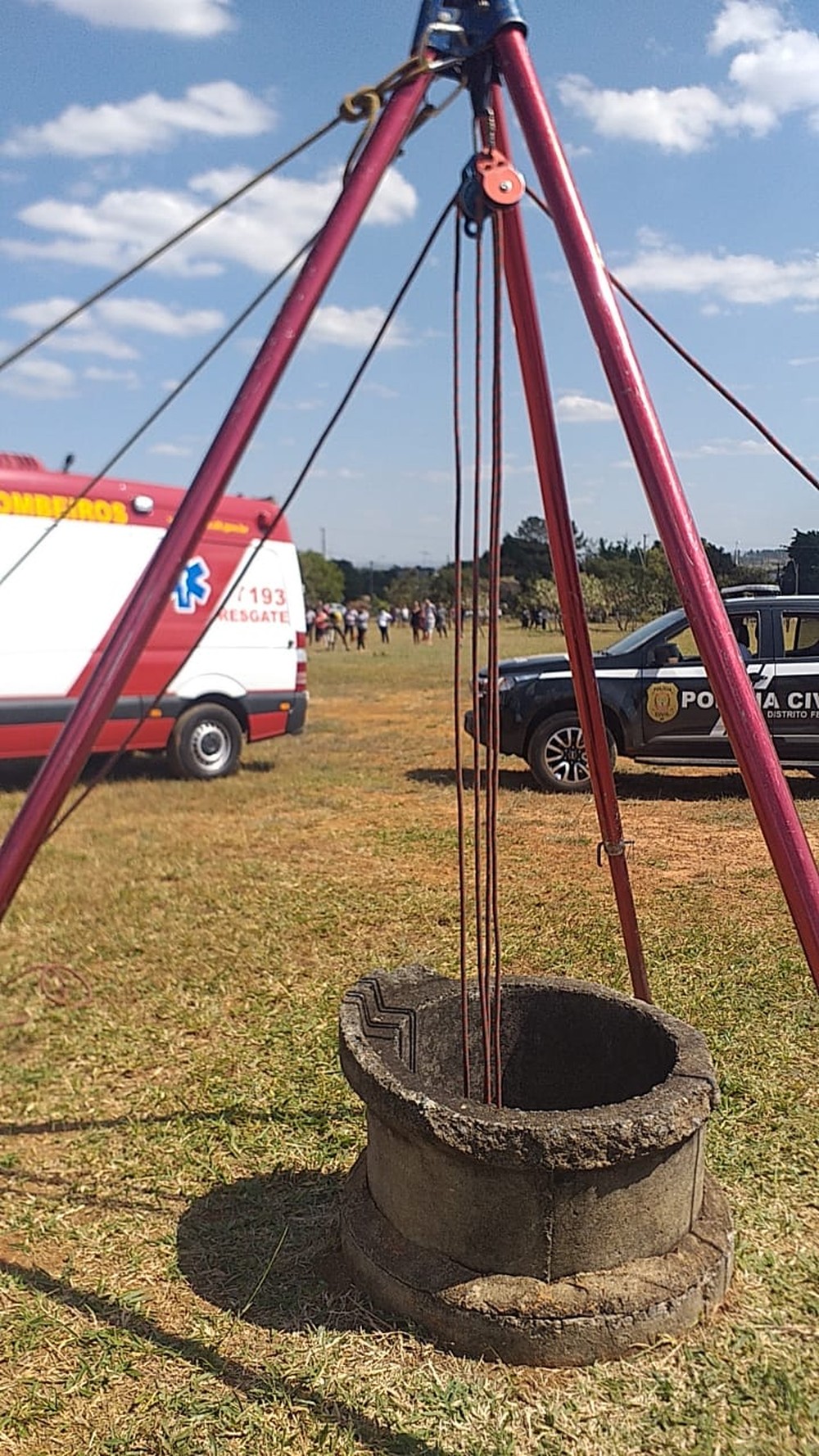 Corpo da vítima foi encontrado dentro de bueiro com várias lesões - Foto: Reprodução