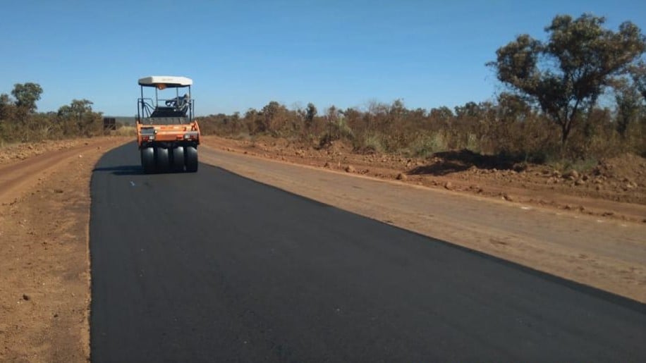 Rodovia da Soja recebe camada de asfalto 